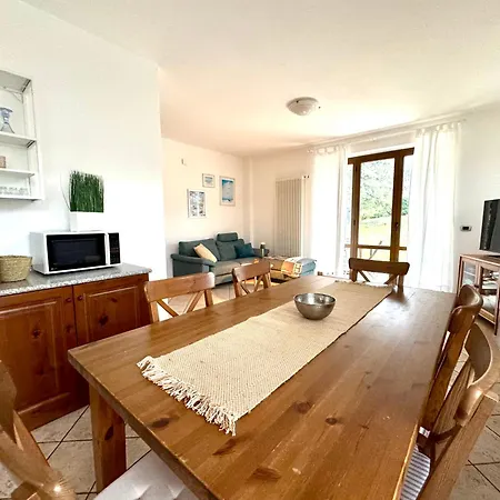 Casa Lucrezia Lägenhet Colico